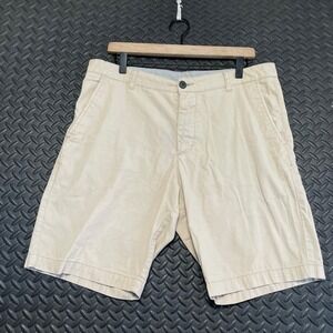 H&M Beige 10" Inseam Chino Shorts Flat Front‎ Men's Size 32 Preppy Casual Wear